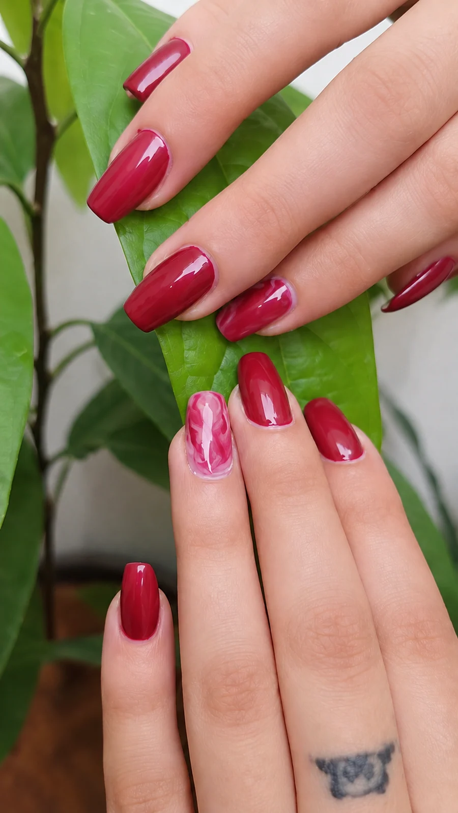 Berry polish & marble detail